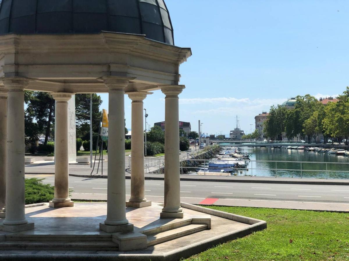 Naval With Garden